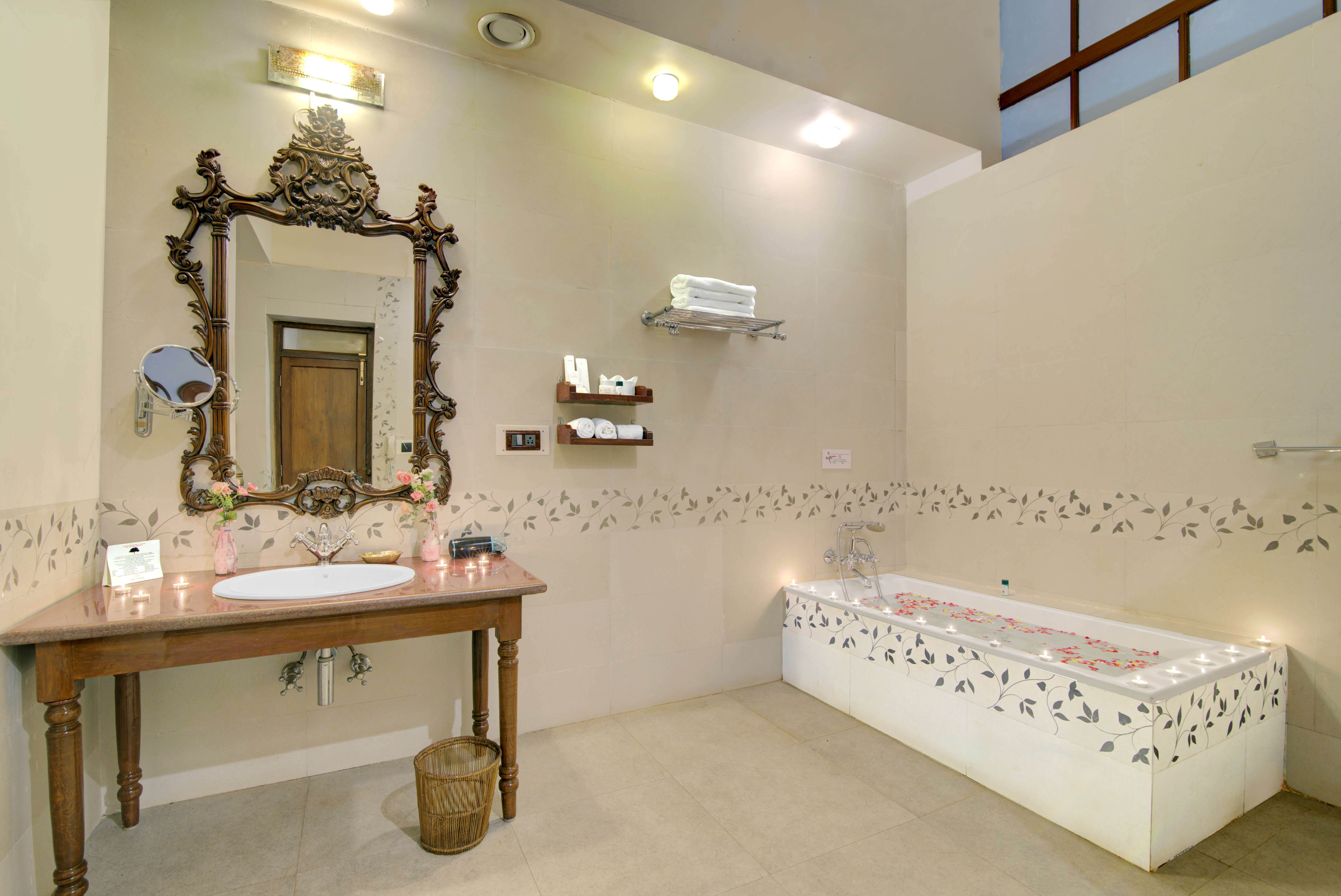 WelcomHeritage Shivavilas Palace - Maharaja Suite